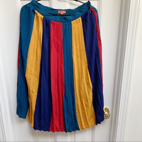 Modcloth Pleated Chiffon Midi Skirt in Colorblock - Picture 5 of 8